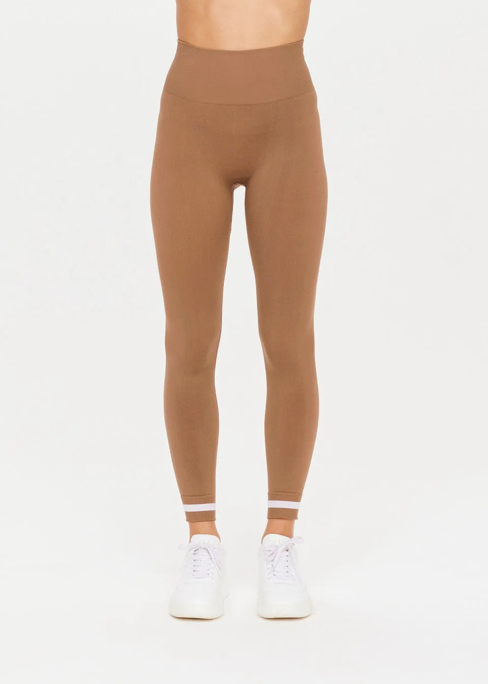 Form Seamless 25In Midi Pant | Mocha